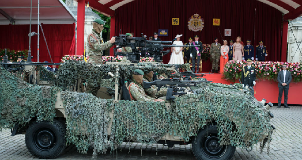 Belgickí vojaci v „buff“ uniforme. (Foto: Thierry Monasse/Getty Images)