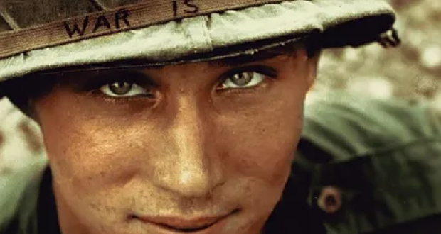 Scéna zo sci-fi filmu „Logan's Run“ z roku 1976.